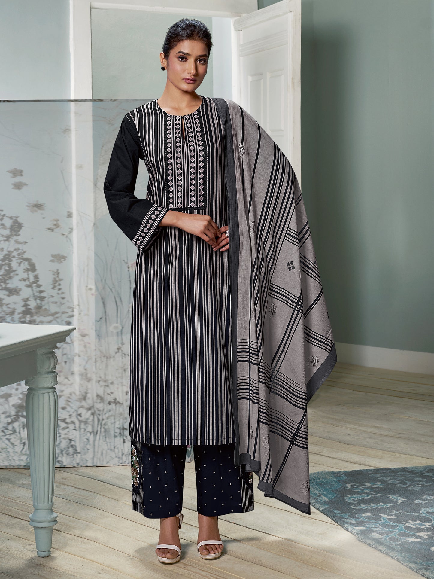 CHEVRON Black Pure Cotton Suit Set With Elegant Embroidery & Handwork