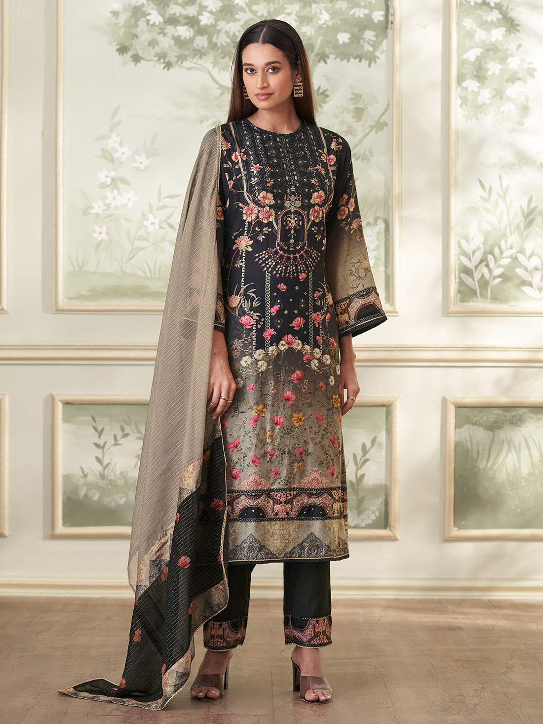 BRINDA Black - Russian Suit Set With Attractive Handwork