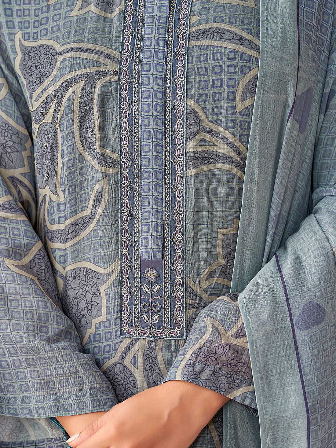 RICHA DUSTY RAMA Suit Set With Fancy Handwork