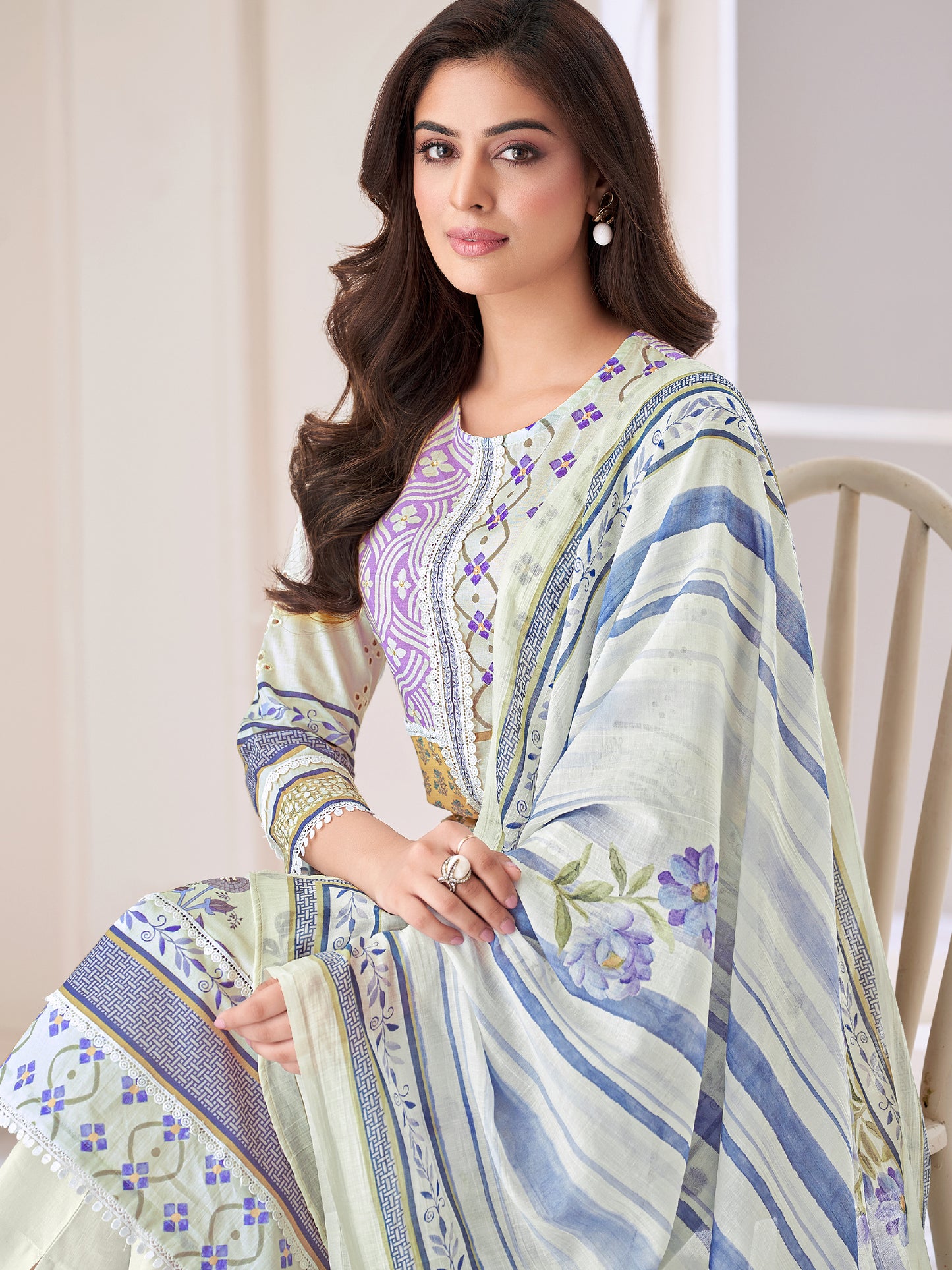 JUHI CREAM Pure Cotton Suit Set with Elegant Handwork