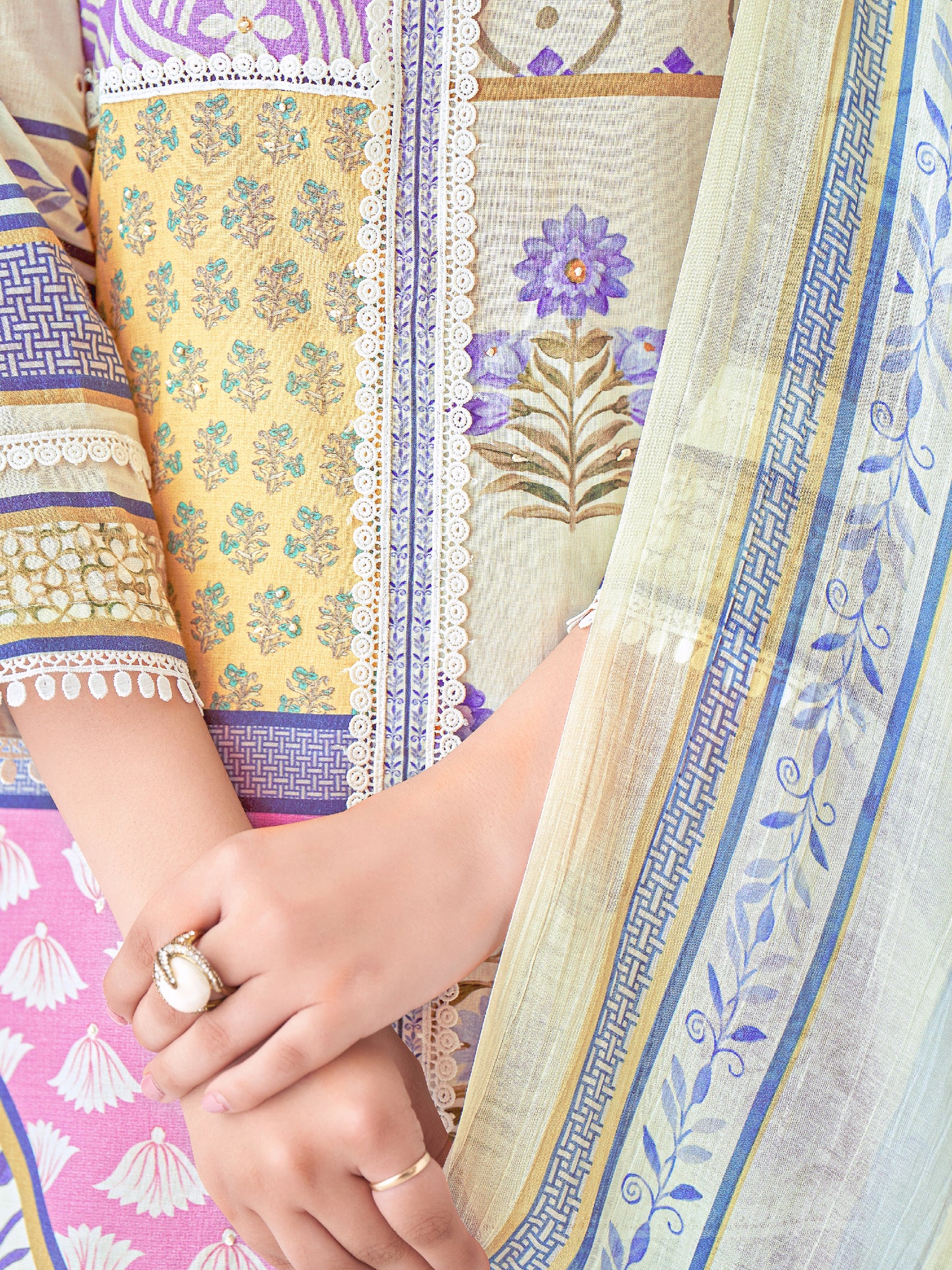 JUHI CREAM Pure Cotton Suit Set with Elegant Handwork