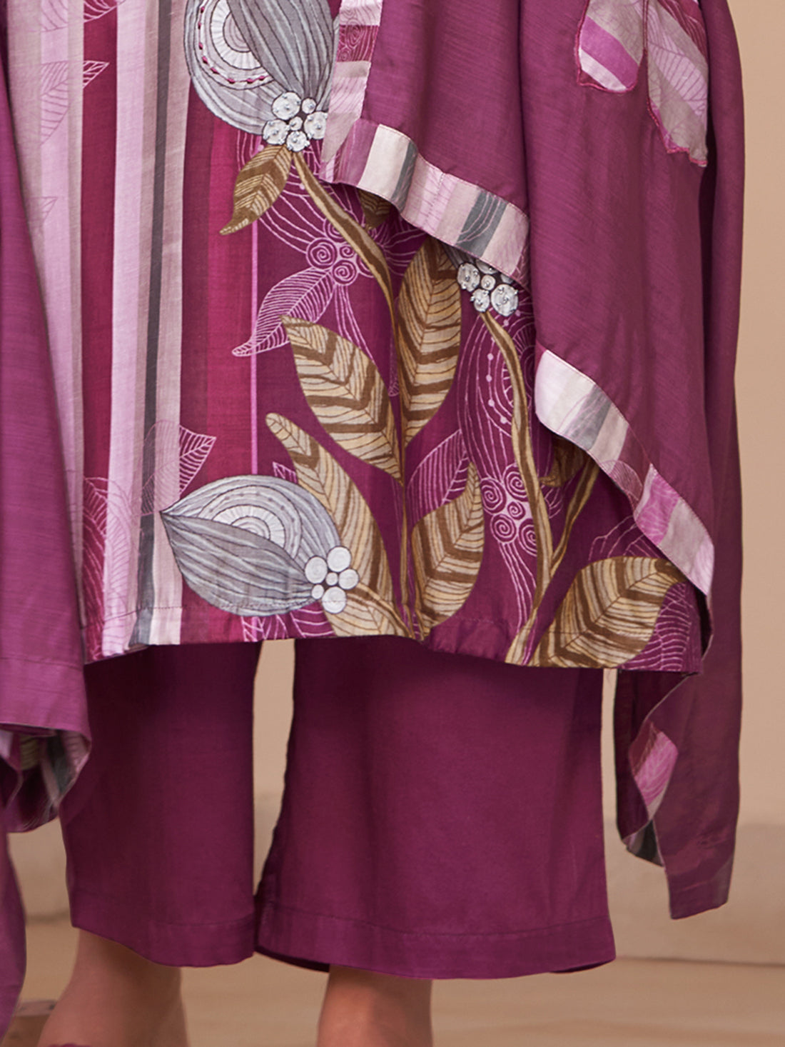 SAKHI WINE Muslin SUIT Set With Fancy Handwork & threadle