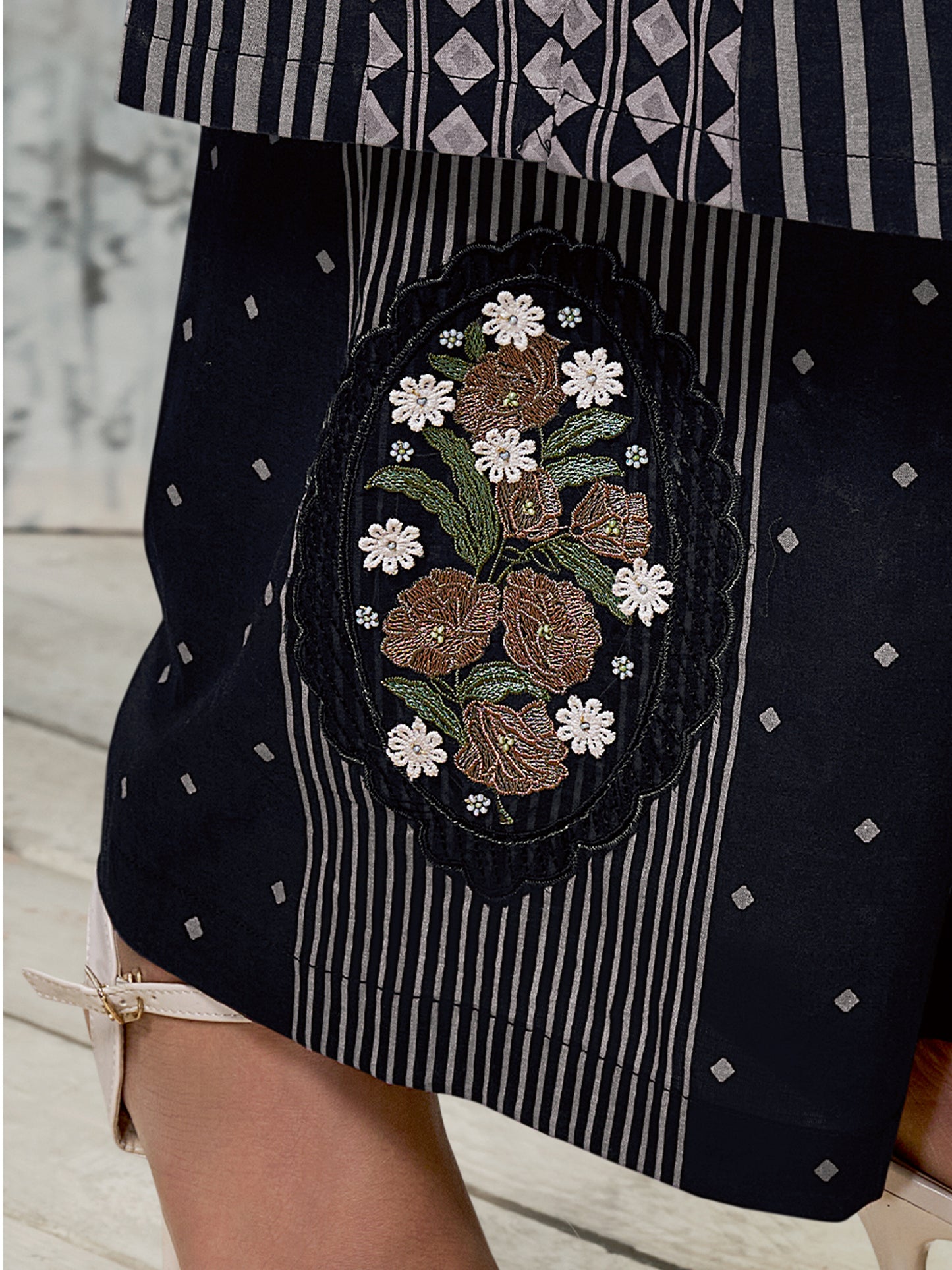 CHEVRON Black Pure Cotton Suit Set With Elegant Embroidery & Handwork